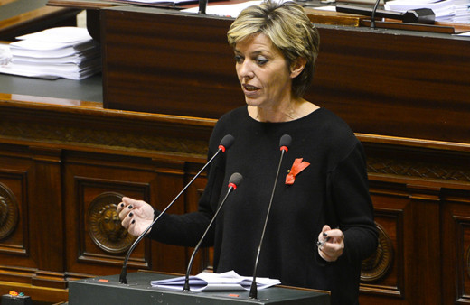 Vekile 'sürtük' deyince Meclis karıştı