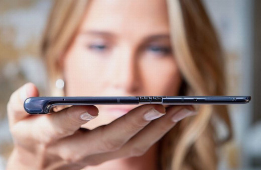 Bu telefon katlanıyor! Huawei sıradışı telefonu Mate X'i tanıttı