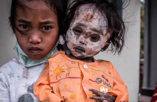 Ölülerle aynı evde yaşıyorlar mezara gömmüyorlar