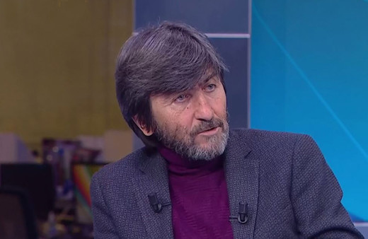 Rıdvan Dilmen: Futbol siyasete karışıyor