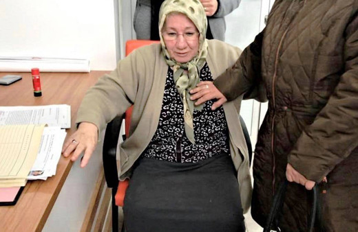 Küs numarası yapan iki teyze 6 milyonluk arazisi 2.5 milyona sattı!