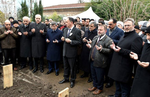 Abdullah Gül ve Ahmet Davutoğlu Kemal Karpat'ın cenazesinde ortaya çıktı