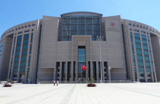 Avukatın etek altı fotoğrafını çekmeye çalışan katip tutuklandı