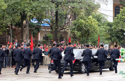 Kuzey Kore Devlet Başkanı Kim Jong Vietnam'a böyle geldi