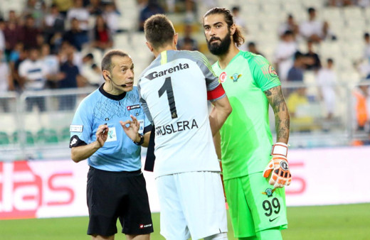 Akhisarspor’da kaleci Fatih Öztürk, kadro dışı kaldı