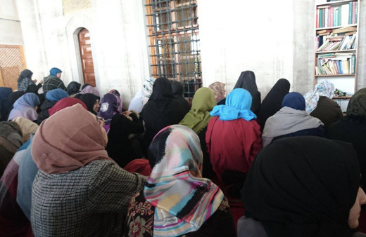 Regl olan kadınlar cuma günü hangi duayı okuyabilir?