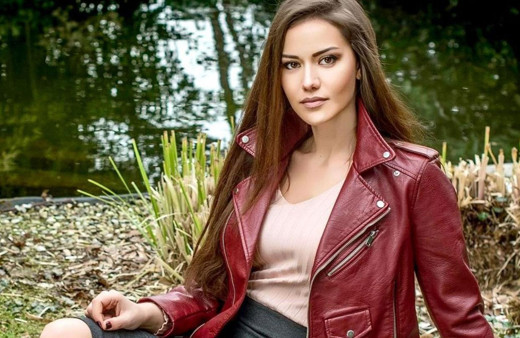 8 aylık hamile Fahriye Evcen ve eşi daha bebek doğmadan bakın ne yaptılar