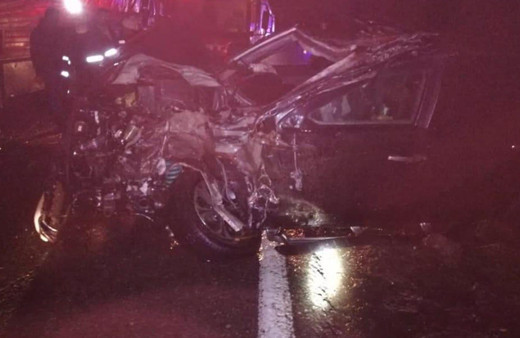 Artvin'de korkutan kaza! Erdoğan'a eşlik eden PÖH minibüsüne TIR çarptı