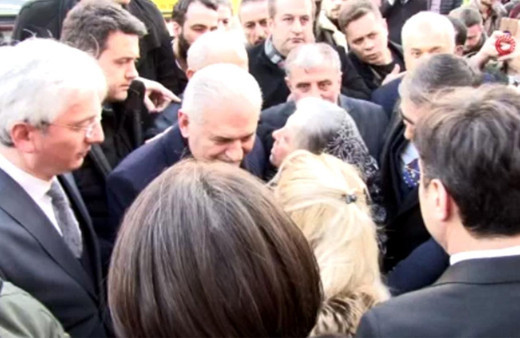 Çarşı'yı ziyaret eden Binali Yıldırım için bomba slogan