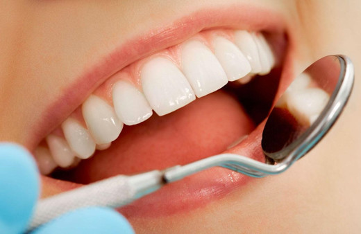 Ağız kokusu olanlar diş bakımında bunlara dikkat etmeli