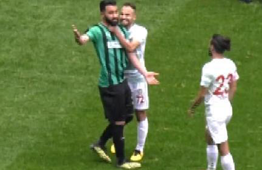 Sakaryasporlu futbolcular Amedsporlu Mansur Çalar'dan şikayetçi oldu