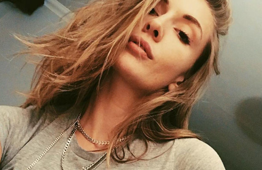 Yasemin Kay Allen'ın piton yılanlı paylaşımı olay oldu