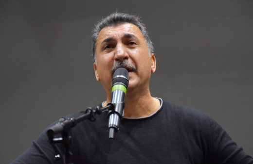 Türkücü Ferhat Tunç konferans ayağına Türkiye'den kaçtı