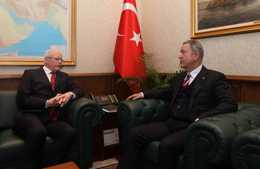 Bakan Akar Jeffrey ile Suriye'yi görüştü