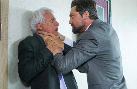 Talat Bulut'tan Yasak Elma setini karıştıran sözler! Dizide neler oluyor