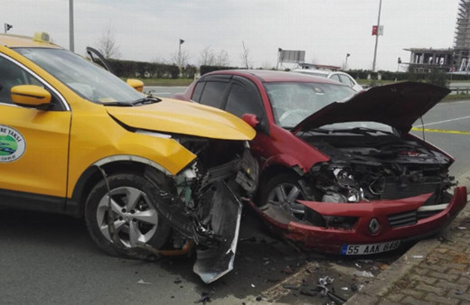 Çaykur Rizesporlu futbolcu Morozyuk'un eşi kaza yaptı