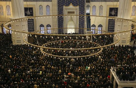 Regaib Kandili'nde Çamlıca Camisi'ne yoğun ilgi