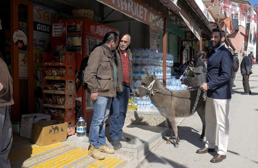 Mersin'de DSP'li aday seçime sıpası ile hazırlanıyor