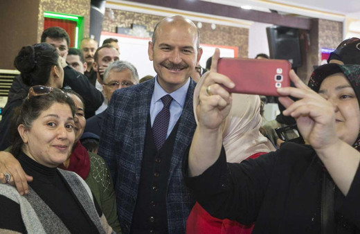 Süleyman Soylu: Türkiye'de 299 belediye meclis üyesi HDP ve PKK iltisaklı