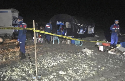 Adana'da 5 kişinin çadırda cesedi bulundu