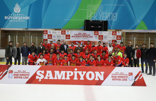 Buz hokeyi erkeklerde şampiyon Zeytinburnu Belediyesi Spor Kulübü oldu