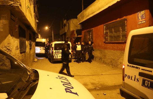 Adana'da maskeli silahlı 5 kişi polisi alarma geçirdi