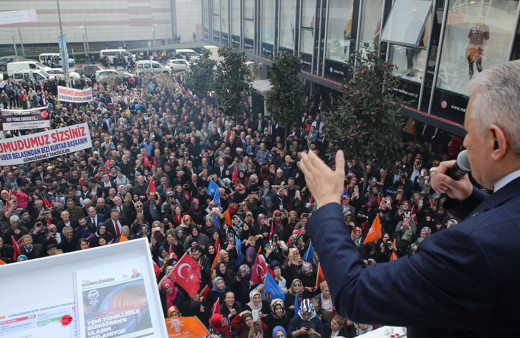 Binali Yıldırım, Güngören'de vatandaşlara hitap etti