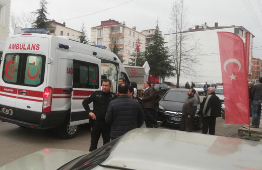 Samsun'da duruşma sonrası karşılaşan taraflar birbirine girdi: 8 yaralı