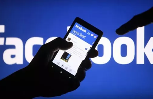 Facebook ve Insagram aynı anda çöktü