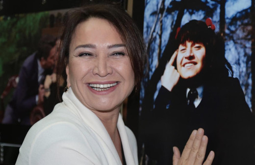 Zafer Çıka öldü mü Demet Akbağ'ın kocası kaç yaşında son durumu?