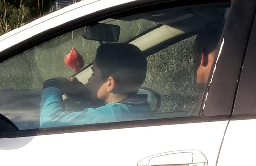 Muğla'da tehlikeli yolculuk kameraya yansıdı