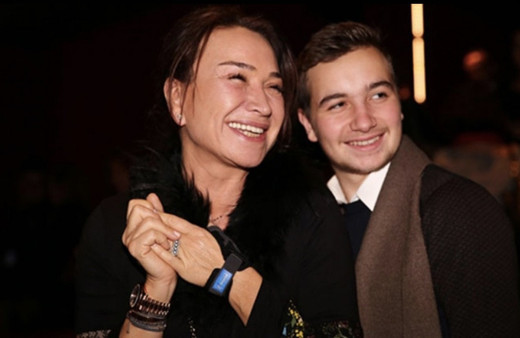 Demet Akbağ Zafer Çika çocukları Ali Çika kaç yaşında nerede okuyor?