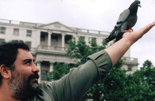 Aylarca deli gibi çıplak ayak dolaşmış! Ahmet Kaya'nın ağabeyi konuştu