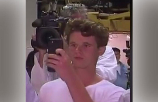 Senatörü yumurtayla protesto eden gençten teşekkür