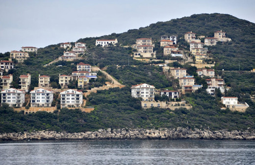 İmar barışmadı: Antalya'da fırsatçıların yapıları yıkıldı