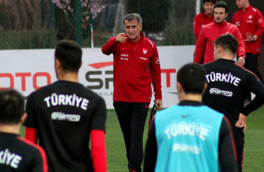 Milliler, Şenol Güneş ile ilk antrenmanını yaptı