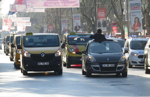 Kadıköy'de dolmuş şoförlerinden 'Marmaray' eylemi