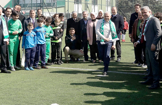 Binali Yıldırım'dan seçim vaadi: Mahalle maçları geri geliyor