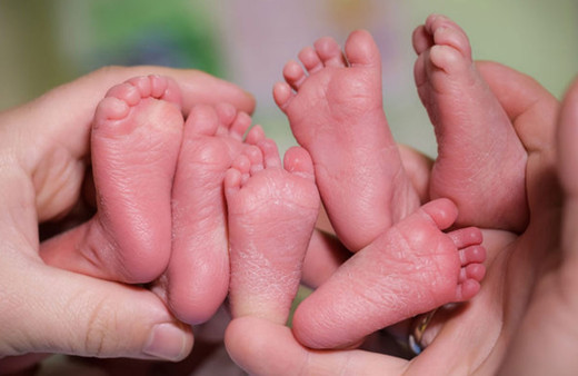 Dünya rekoru kırdı 9 dakikada 6 bebek dünyaya getirdi