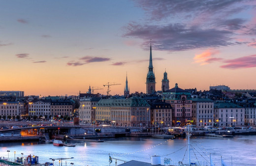 İsveç'te cami yapılmasını öneren politikacı istifa etti