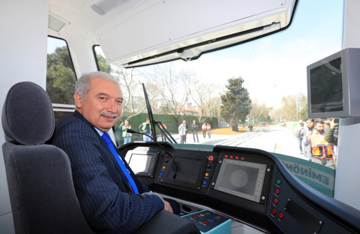 Mevlüt Uysal 2 farklı raylı sistem hattında test sürüşü yaptı
