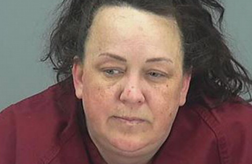 800 bin takipçisi olan YouTuber anne çocuklarına işkenceden tutuklandı