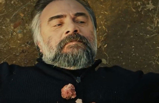 Eşkıya Dünyaya Hükümdar Olmaz'da Hızır'a yırtıcı kuşlarla işkence!