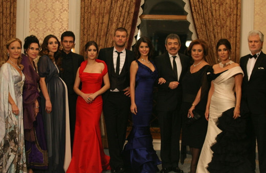 Aşk-ı Memnu dizisi Romanya'da yayınladı mahkeme yayını durdurdu!