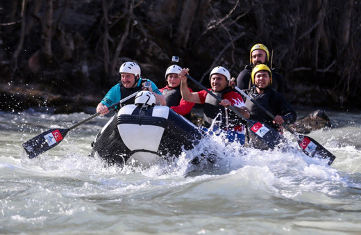 Bakan Varank Munzur nehrinde: Onların 'giremez' dedikleri yerde rafting yapıyoruz