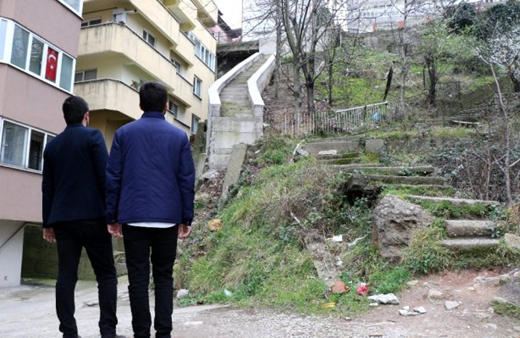 CHP'li belediyenin fıkraları aratmayan merdiveni