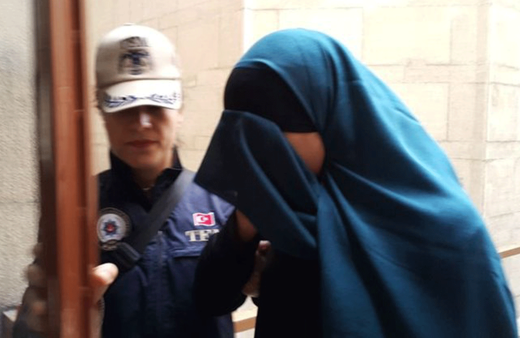 DEAŞ'lı kadın terörist Bursa'da yakalanarak İnterpol'e teslim edildi!