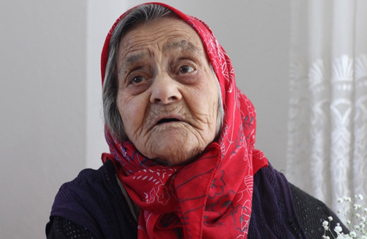 107 yaşında doğum günü kutlanan Feriye nine uzun yaşamın sırrını söyledi