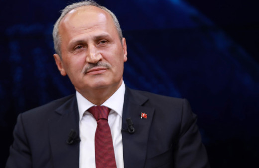 Bakan Turhan: "Kanal İstanbul'da 2025'te deniz araçları geçmeye başlar "