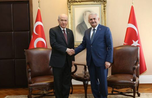 Binali Yıldırım'a Ülkücülerden şarkılı destek